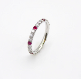 Micropavé Ruby Eternity Band